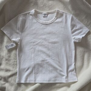 Aritzia White T-Shirt